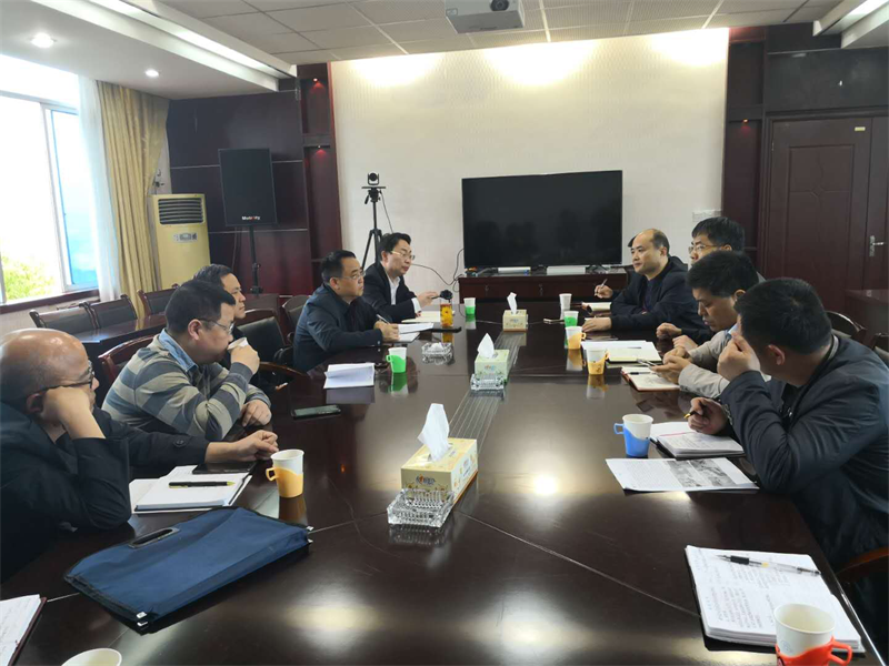 邵阳市政府副秘书长刘柏生对资江水域新邵段进行防汛安全督查