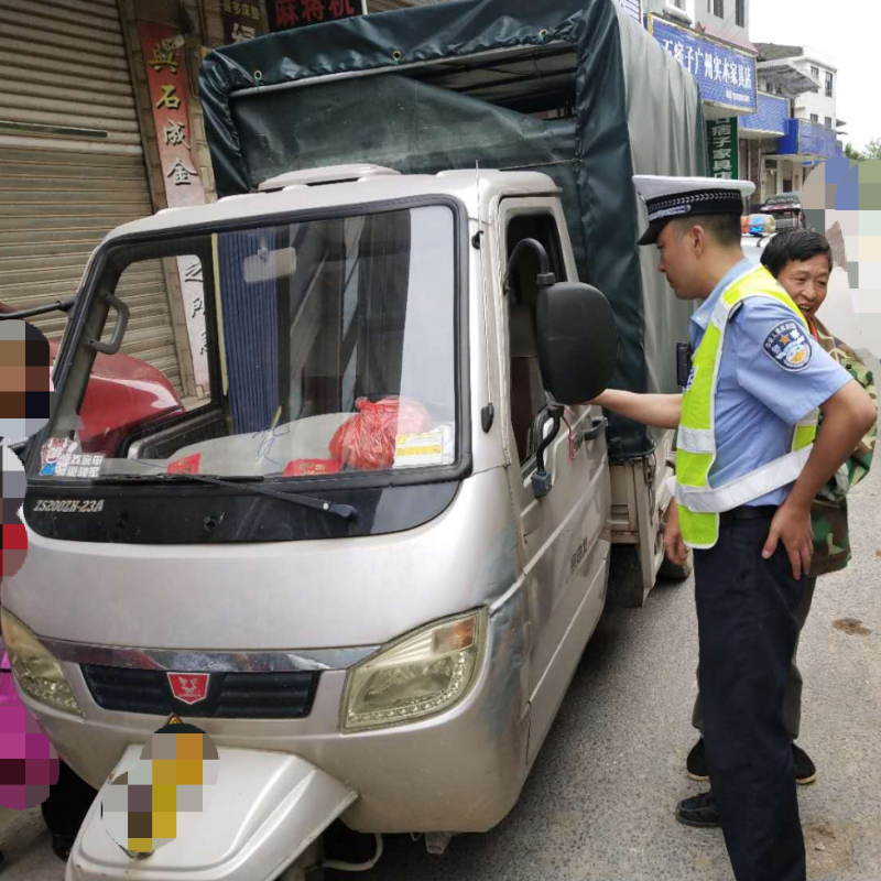 新邵县严塘镇开展道路交通安全联合执法行动