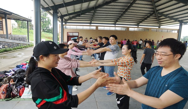 武冈市人民医院举办庆祝建国70周年暨建院80周年系列活动 ——户外拓展训练比赛