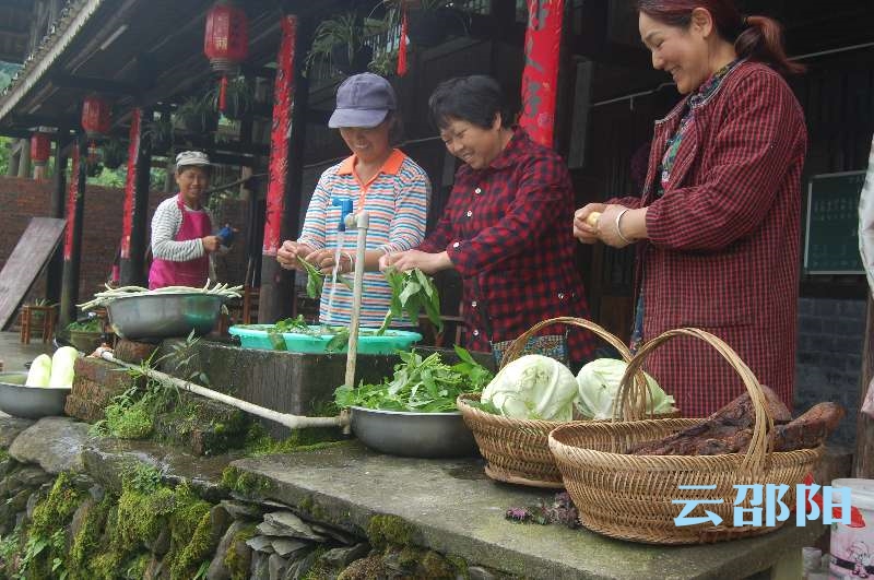 绥宁：抱团做香“旅游饭” 携手同奔致富路