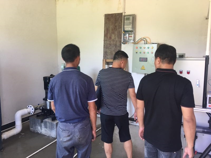 新宁县疾控中心到回龙寺镇水厂进行水质检测工作