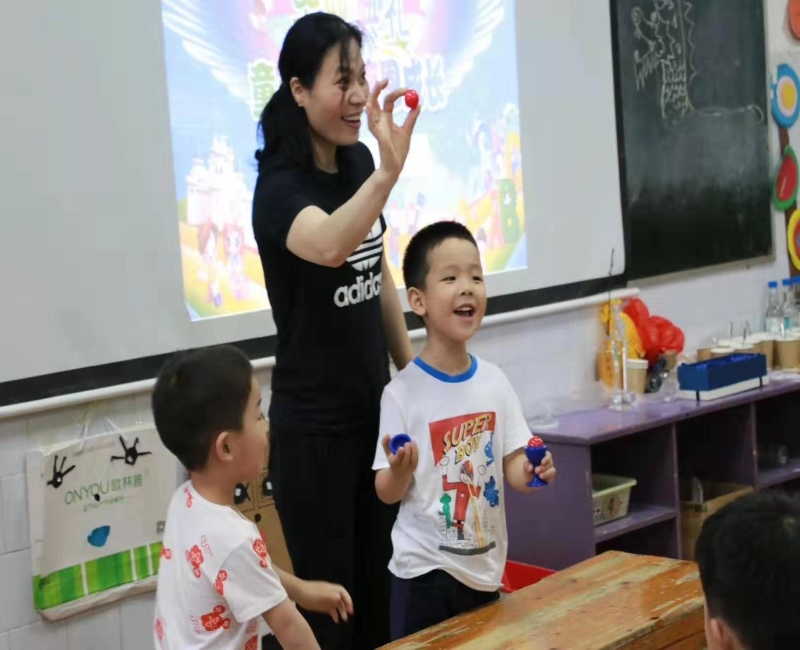 情系幼教  爱心润苗 ——记邵阳市直属机关幼儿园骨干教师李冬玉