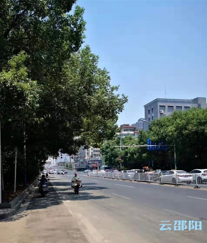 提前一周完工，市区西湖路供水改造实现全线通水！