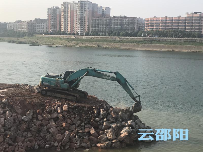 资江南岸防洪堤项目建设分段加速推进