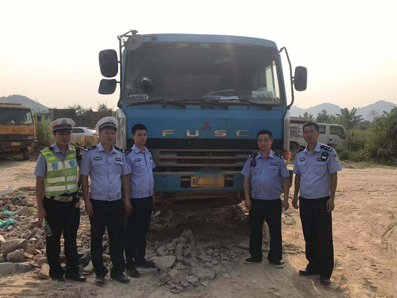 新邵交警国庆节千里奔赴只为查获“它”