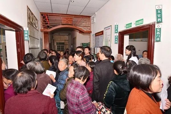 情系社区，关爱健康——邵阳市中心医院内科党总支第二党支部、外科党总支第四党支部开展主题党日活动