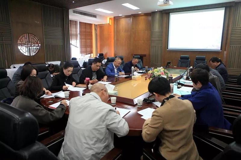 真抓实干，巩固主题教育成果——邵阳市中心医院开展主题教育第三次集中学习研讨
