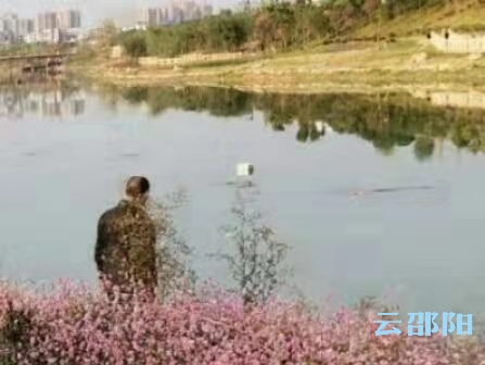 邵阳五旬带伤男子义救七旬落水老翁