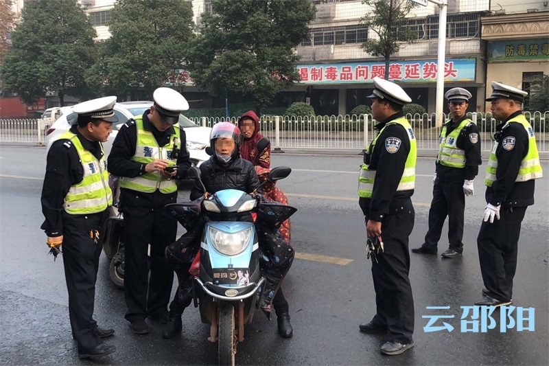 邵阳交警重拳出击 破除电动车交通违法“陋习”