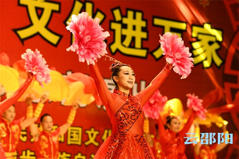 中央歌剧院艺术家到城步慰问演出：以文化自信提振苗民精气神