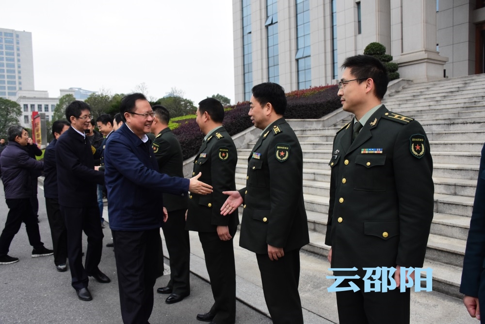 龚文密刘事青慰问驻邵部队官兵：畅叙鱼水深情 共谋融合发展