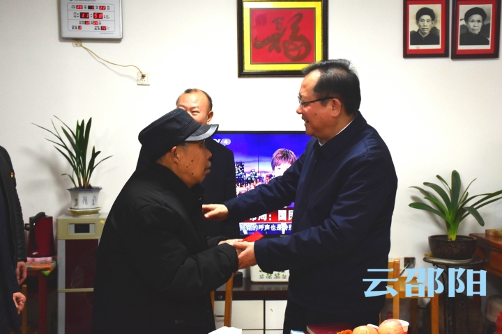 龚文密在城步走访慰问困难群众和检查安全生产工作：全力做好年终岁末各项保障工作 确保人民群众平安祥和欢度春节
