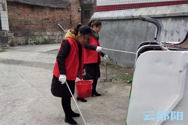 胡花红与她的儿女们：全家上阵战疫魔
