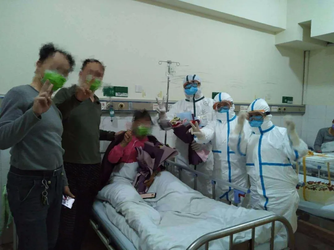 邵阳这位医生和72岁的新冠肺炎患者共同庆生，听他聊聊隔离区的故事……