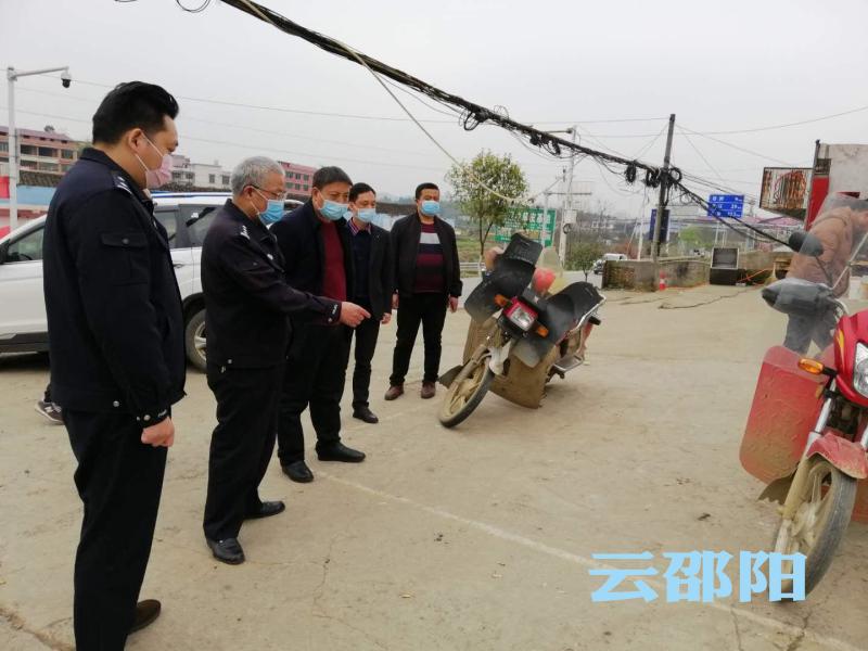 大祥区开展“马路市场”整治专项督查