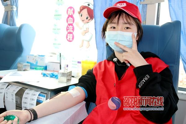 邵东团体献血“燃爆”现场 200余人献出7万余毫升热血