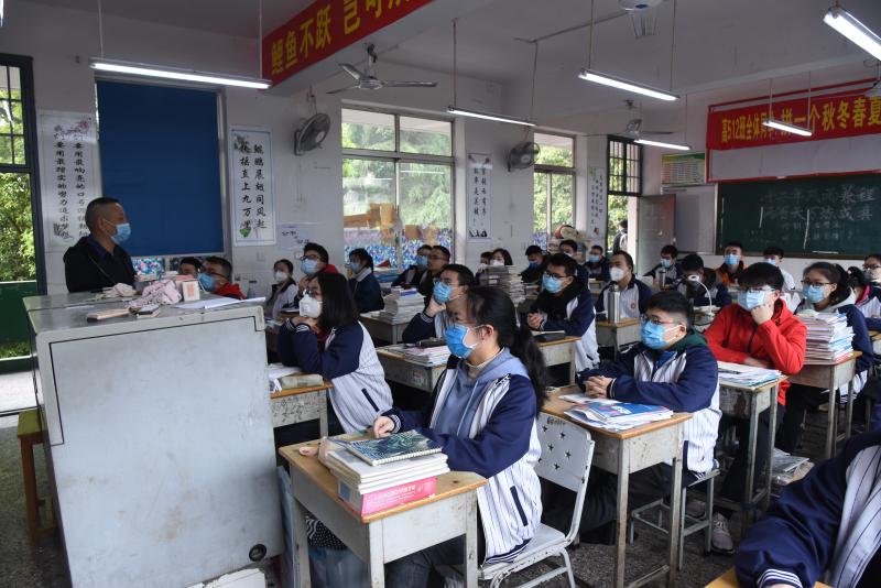 直击邵阳开学第一天！从入校到午餐，你想知道的都在这！