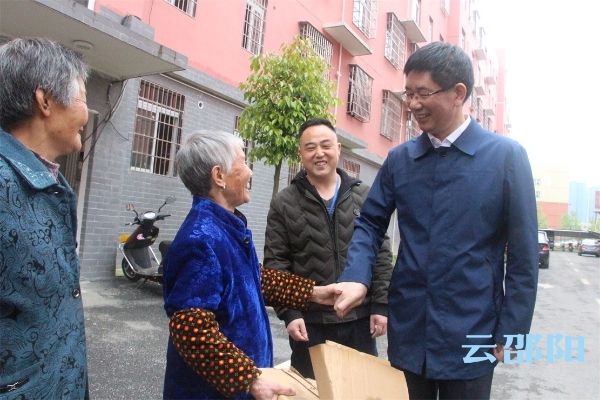 刘事青到隆回县督战脱贫攻坚工作：确保群众“住得安”“稳得住”