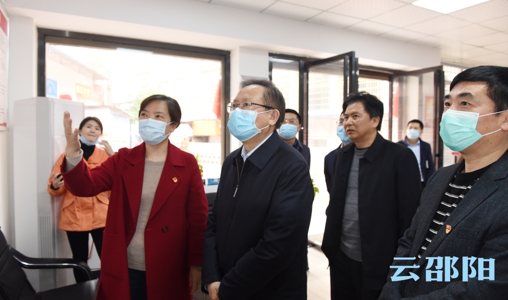 龚文密：切实筑牢疫情防控防线 不断提升社区治理水平