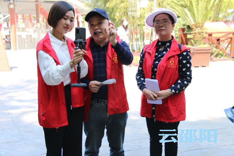“直播带货”助力精准扶贫