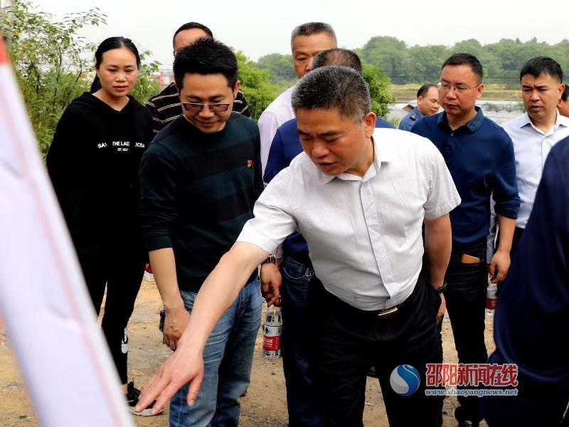王永红到隆回县公路养护一线调研