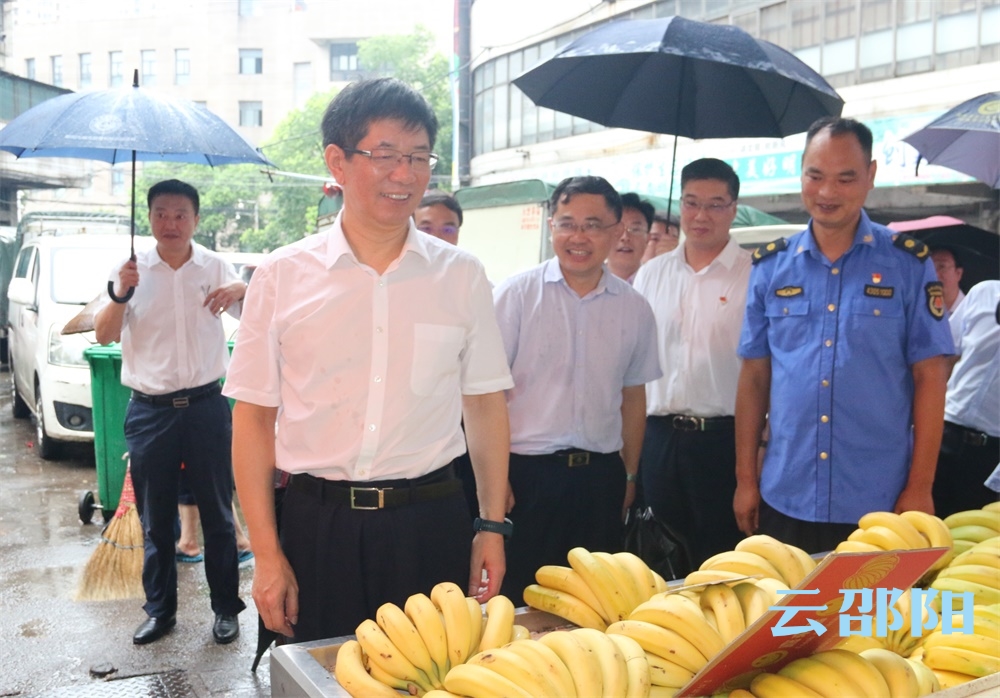 刘事青督导棚改欠账整改暨迎国卫复审工作：狠抓问题整改落实  不断增强群众幸福感