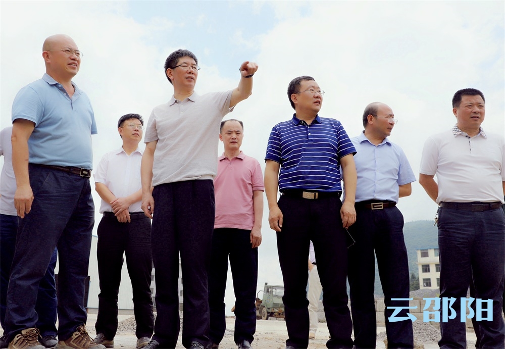 刘事青赴隆回县督导小沙江长江经济带生态环境突出问题整改工作