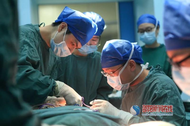 10小时为口腔癌患者“换脸”——市中心医院成功完成一例高难度口腔癌切除+修复手术