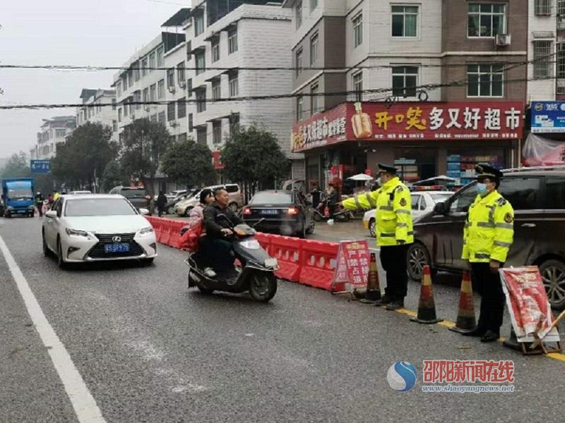 隆回县荷香桥镇运管中队为“春运”护航