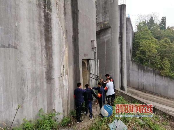 反恐抓捕.jpg