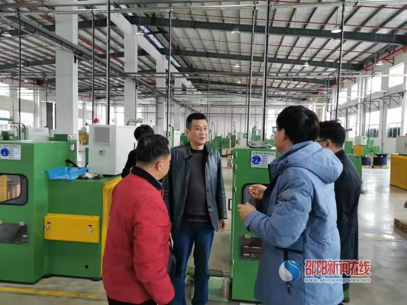 武冈市税务局：税收宣传春风暖 深入企业话发展