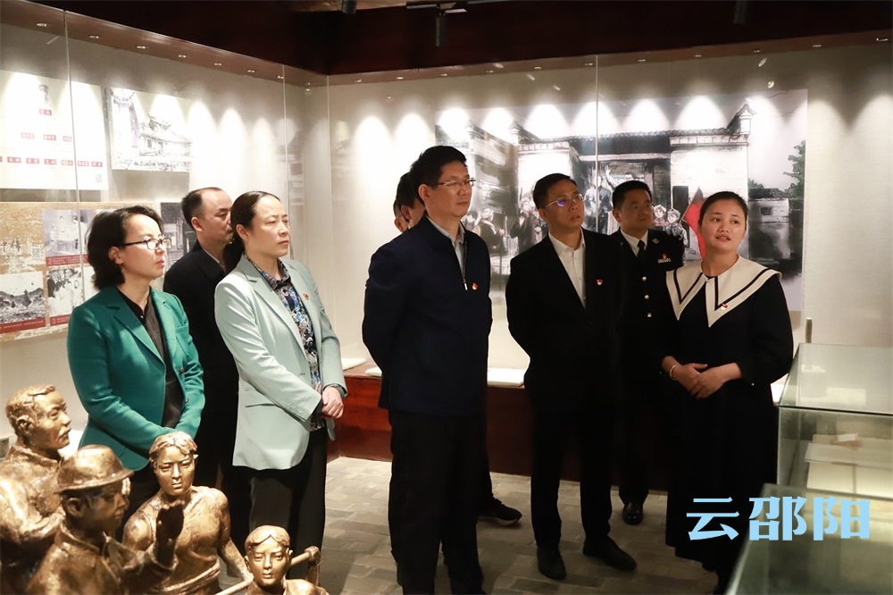 刘事青率市政府党组到中共湘西南特委旧址开展“学史增信”专题现场研学