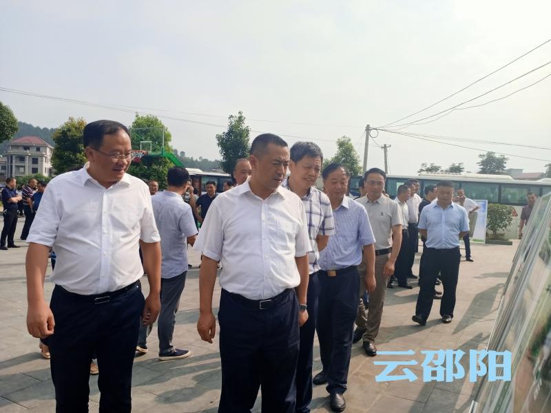 汤立斌：加速推进农村人居环境整治 加快建设生态宜居美丽乡村