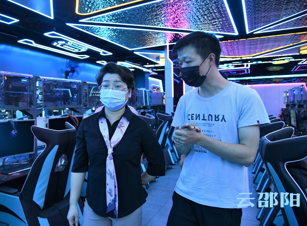 周迎春督导文化娱乐场所、文化场馆、旅游景区常态化疫情防控工作：明确责任加强督导检查 确保防控要求落实到位