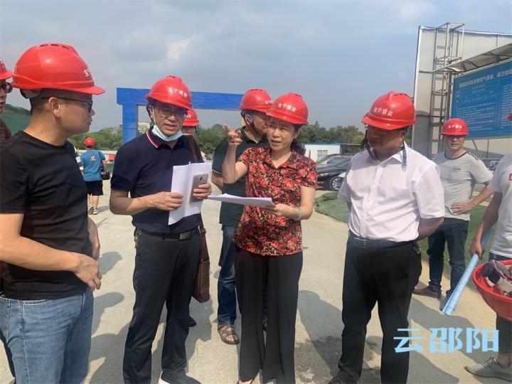 仇珂静调度湖南富兰地智能产业园项目建设