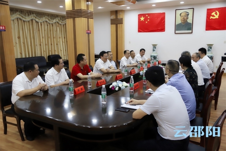 华学健看望慰问优秀教师代表 向全市广大教师和教育工作者致以节日问候