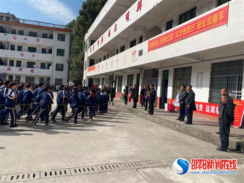 洞口县月溪镇统战部门联合学区开展教育教学指导现场会