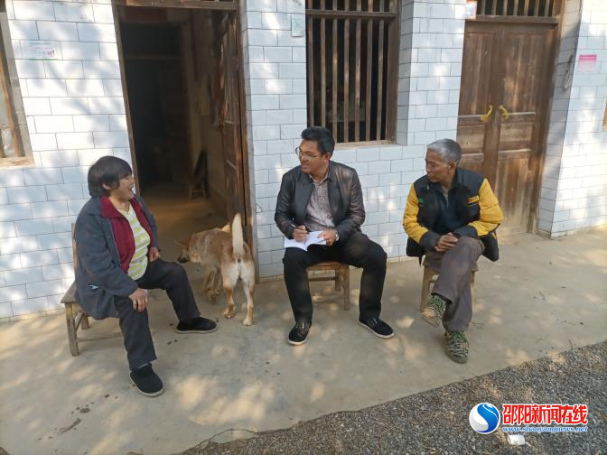 隆回县三阁司镇：“敲门行动”强化“五个到户”效果 干部成为百姓“邻居”