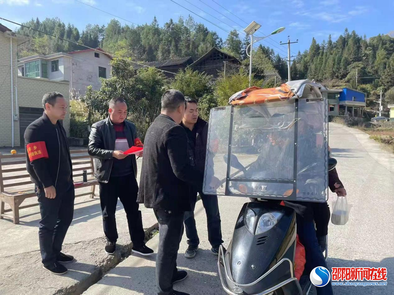 洞口县渣坪乡切实发挥乡人大代表为民履职作用