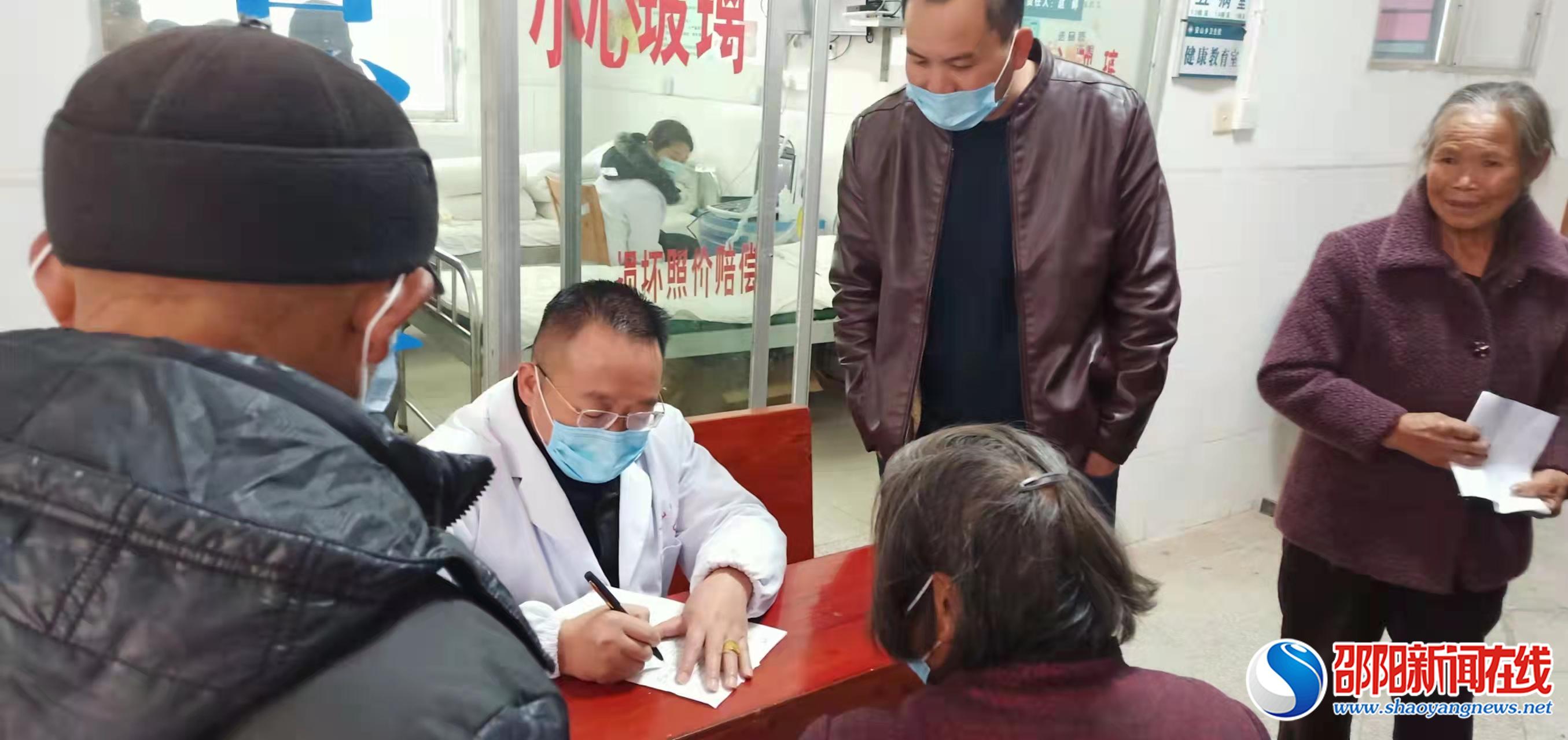 新宁县安山乡卫生院开展老年人免费健康体检活动

