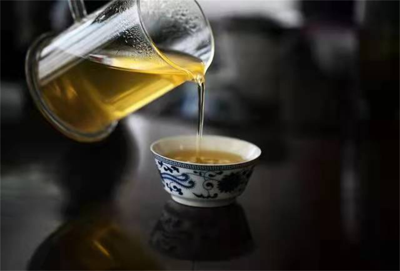 
赏雪品茶静思