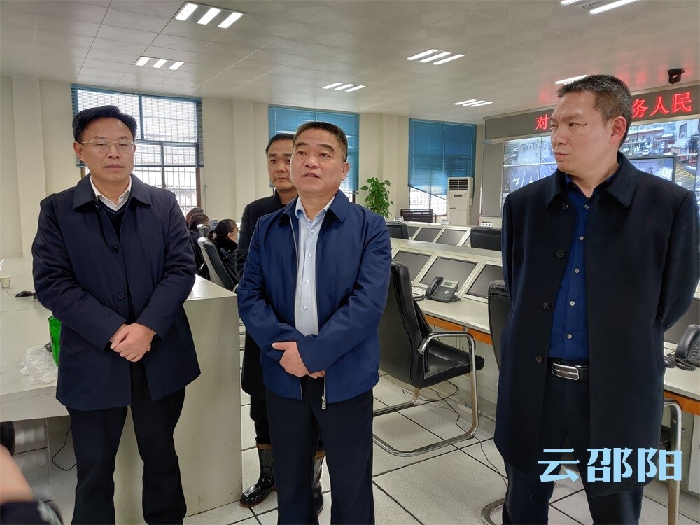 王永红赴县市区现场督战低温雨雪冰冻灾害天气防范应对工作