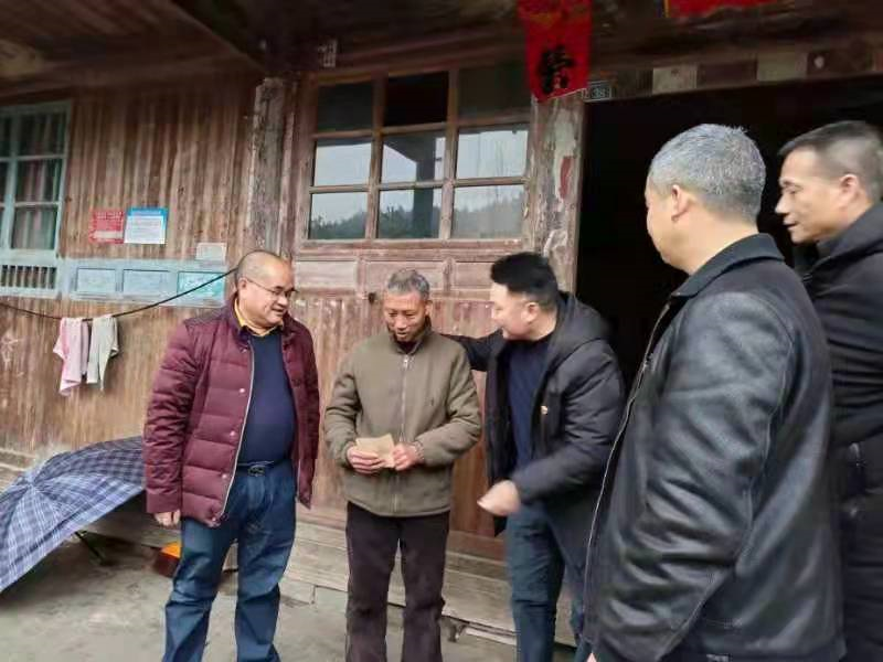  洞口县大湾国有林场开展节前慰问走访