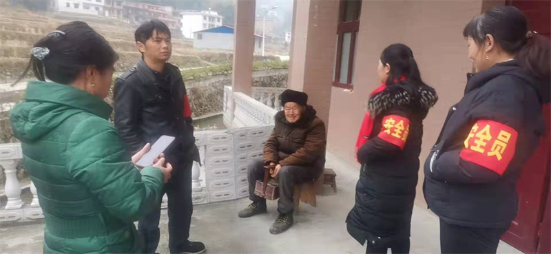 隆回县七江镇开展消防安全敲门行动 筑牢生命安全防线