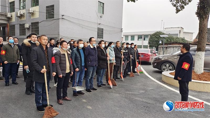 洞口县花古街道：党员干部齐上阵环境整治我先行