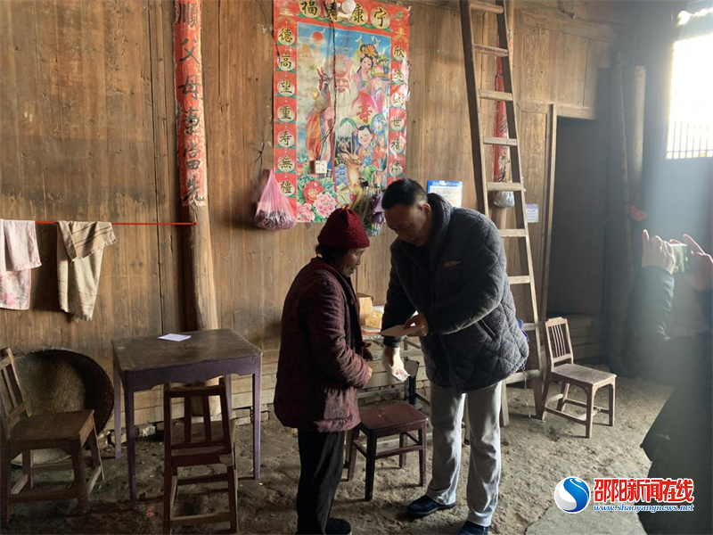 洞口县：戴伟建到长塘瑶族乡督导宣讲安全工作并走访慰问困难群众