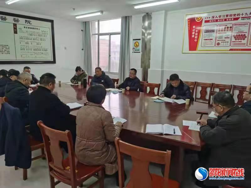 洞口县卫健局党委书记胡志群率队到医疗单位调研并督导春节前工作