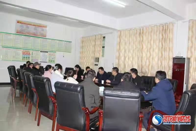县委常委、组织部长罗颢慰问洞口一中“人才引进”教师