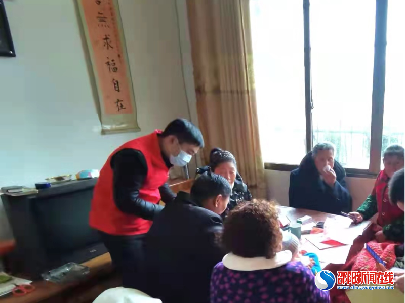 邵东市团山镇开展“敲门行动”守护群众安全