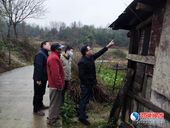 范赞科深入武冈市秦桥镇走访慰问并调研乡村振兴工作
